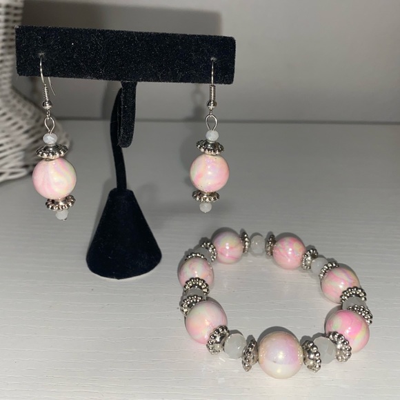 ⚡️⚡️ Pink & Silver Bracelet and Earrings Set - Picture 5 of 5
